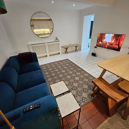 Haru Apr, Primrose Hill Camden Town Apartment